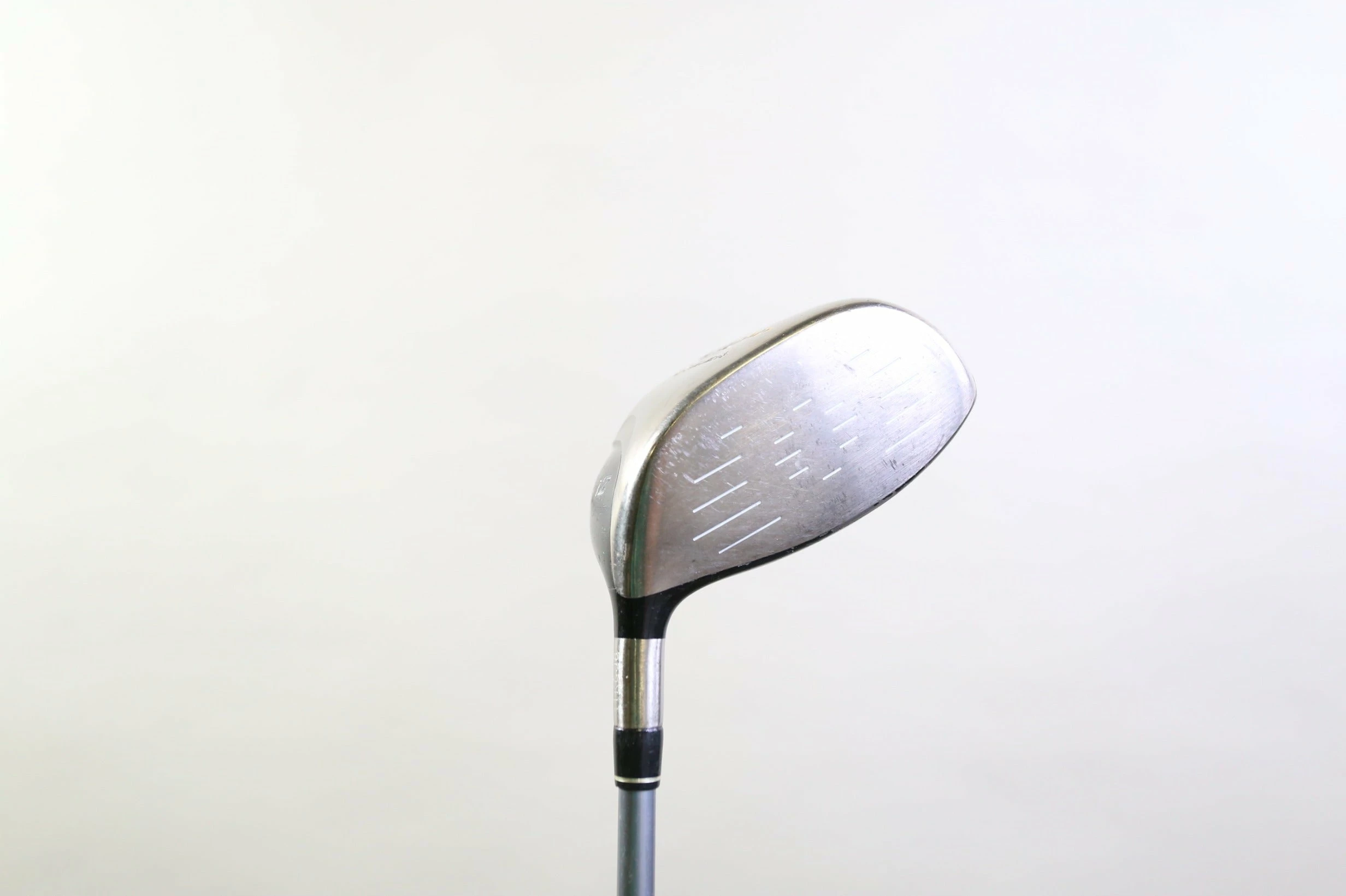 TaylorMade R540 XD Driver - Right-Handed - 12 Degrees - Seniors Flex 4 TaylorMade R540 XD Driver - Right-Handed - 12 Degrees - Seniors Flex - Image 2