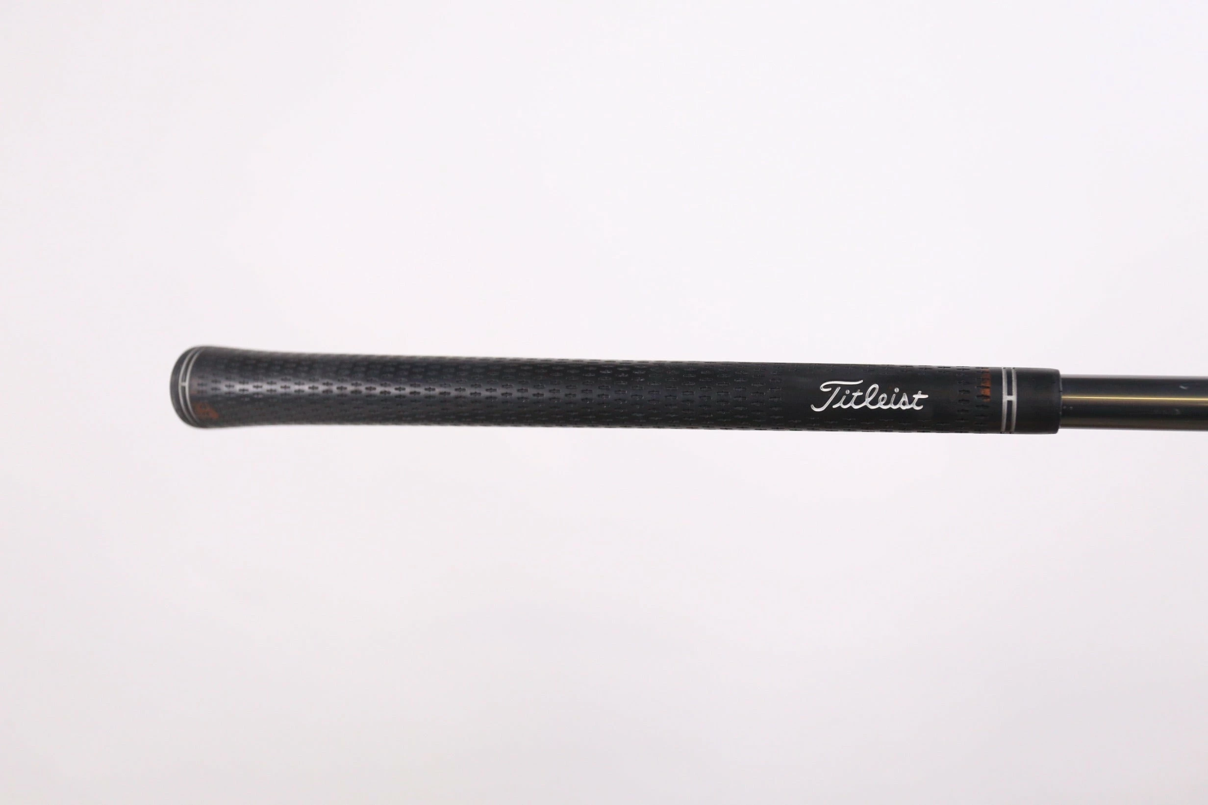 Titleist 907 D2 Driver - Right-Handed - 10.5 Degrees - Stiff Flex 11 Titleist 907 D2 Driver - Right-Handed - 10.5 Degrees - Stiff Flex - Image 9