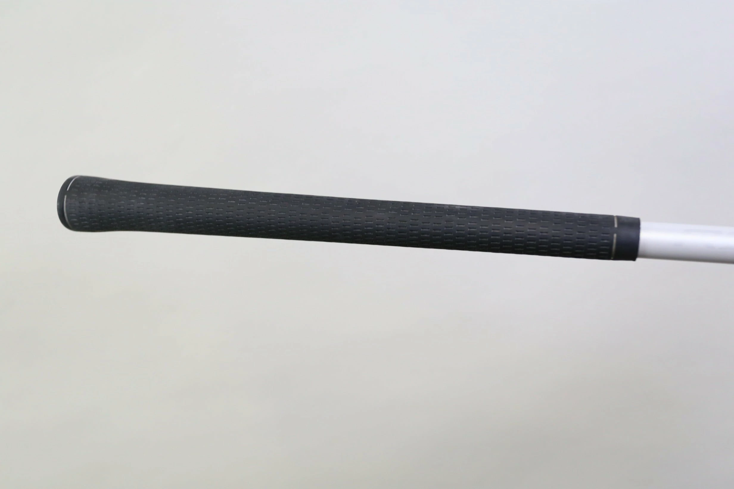 TaylorMade R9 460 Driver - Right-Handed - 10.5 Degrees - Stiff Flex 10 TaylorMade R9 460 Driver - Right-Handed - 10.5 Degrees - Stiff Flex - Image 8