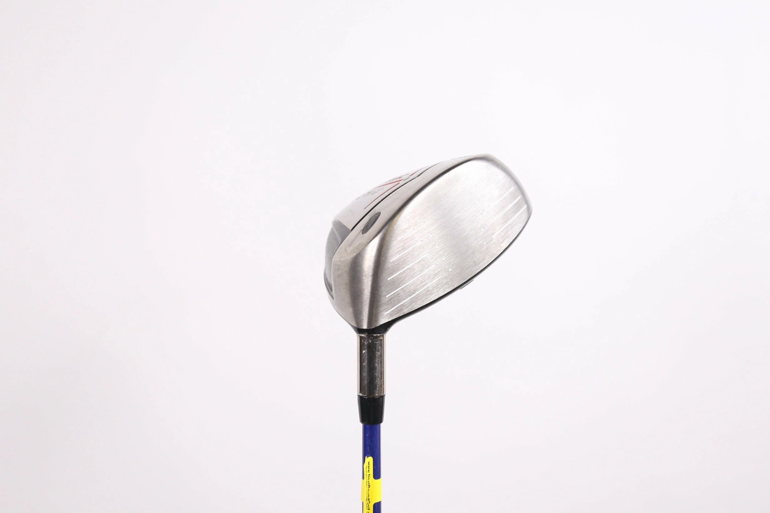 Titleist 907 D2 Driver - Right-Handed - 10.5 Degrees - Stiff Flex 4 Titleist 907 D2 Driver - Right-Handed - 10.5 Degrees - Stiff Flex - Image 2