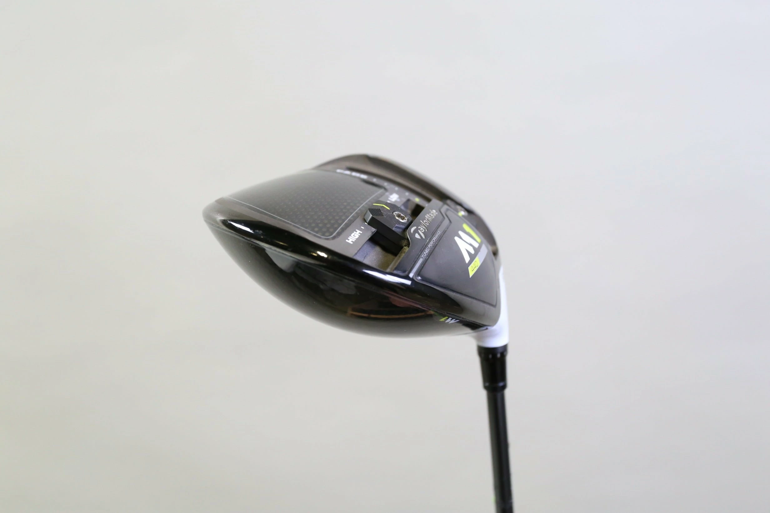 TaylorMade M1 440 2017 Driver - Right-Handed - 9.5 Degrees - Regular Flex 6 TaylorMade M1 440 2017 Driver - Right-Handed - 9.5 Degrees - Regular Flex - Image 4